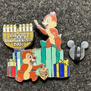 Disney Chip and Dale Hanukkah Celebration Pin - 2008 Limited B1
